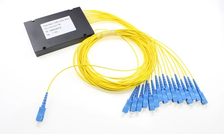 1x16 PLC száloptikai osztó