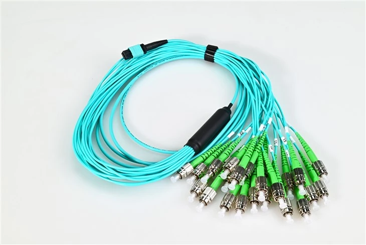Száloptikai patch kábel Mtp – Fc Apc 24core Om{1}}mm