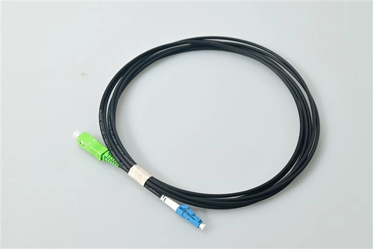 Fiber Optic Patch Cord SC APC TO LC UPC Simplex Fekete