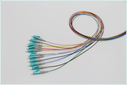 Fiber Optic Pigtail LC UPC OM{0}} SZÍNEK
