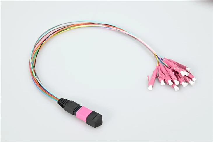 Mpo-lc 12 magos Fiber Patch vezetékek OM4